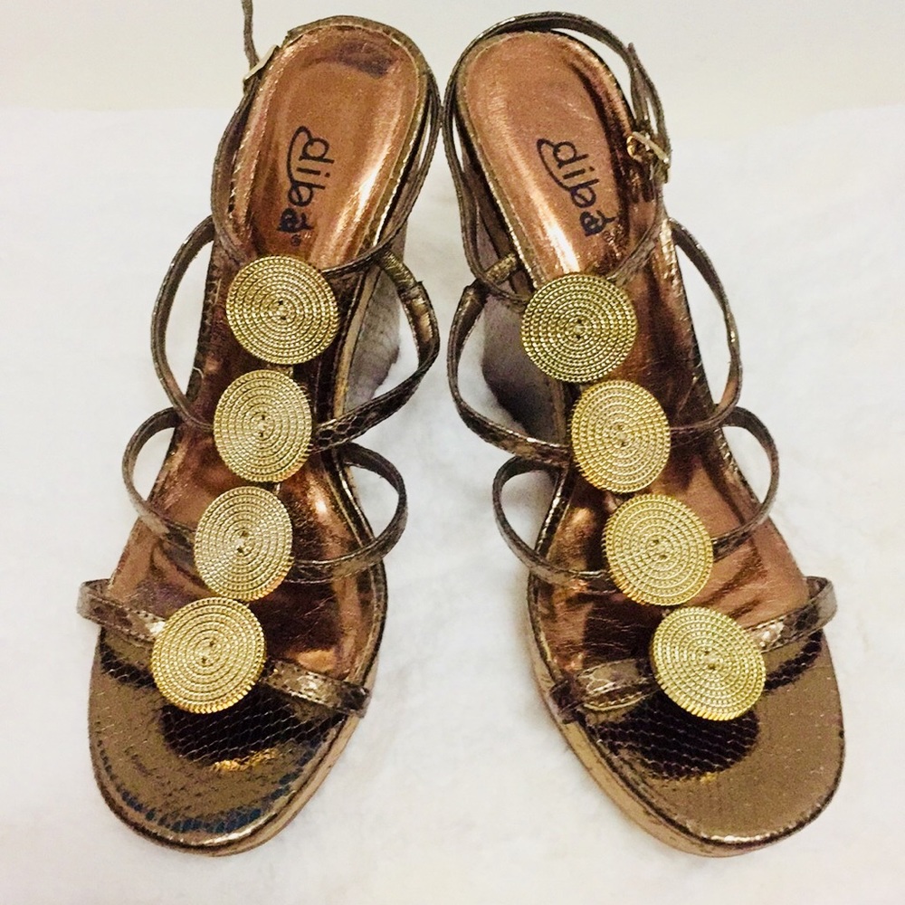 Diba Brown T-strap Wedge (7.5) 5’ high